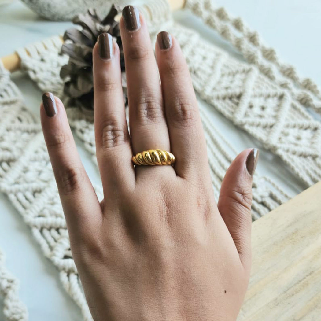 croissant elegant ring