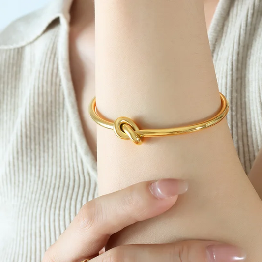 Everlasting Knot Bracelet