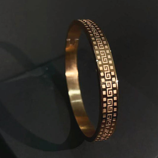 Men's anti tarnish golden bracelet